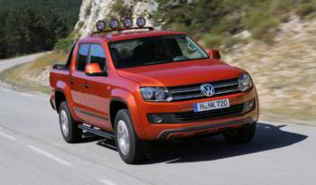 2013 Volkswagen Amarok Canyon: an orange pick-up for outdoor activities