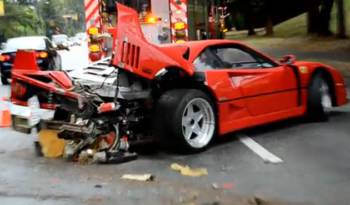 Ferrari F40 crashes in Canada because of the rain