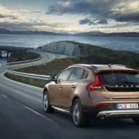 Meet the new Volvo V40 Cross Country