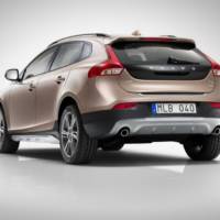 Meet the new Volvo V40 Cross Country