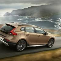 Meet the new Volvo V40 Cross Country