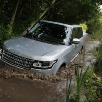 PHOTO GALLERY: The 2013 Range Rover is Showing Its Muscles