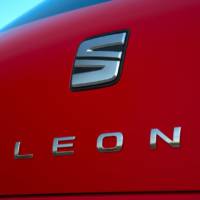 Seat revealed the 2013 Leon in Paris