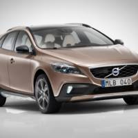 Meet the new Volvo V40 Cross Country