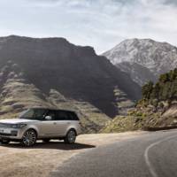 PHOTO GALLERY: The 2013 Range Rover is Showing Its Muscles