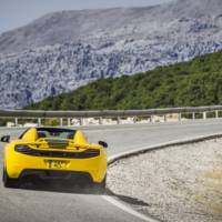 2013 McLaren MP4-12C Spider full photo gallery