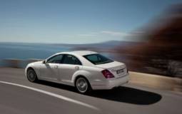 Mercedes slashes S-Class production