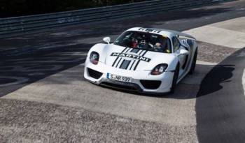 Porsche confirms a new mid-engine supercar