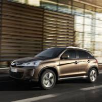VIDEO: 2013 Citroen C4 Aircross - first movie of the interior
