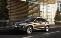 VIDEO: 2013 Citroen C4 Aircross - first movie of the interior