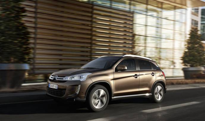 VIDEO: 2013 Citroen C4 Aircross - first movie of the interior