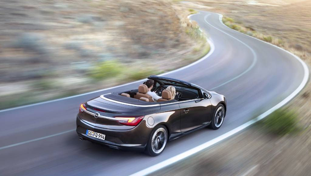 VIDEO: 2013 Opel Cascada on the move
