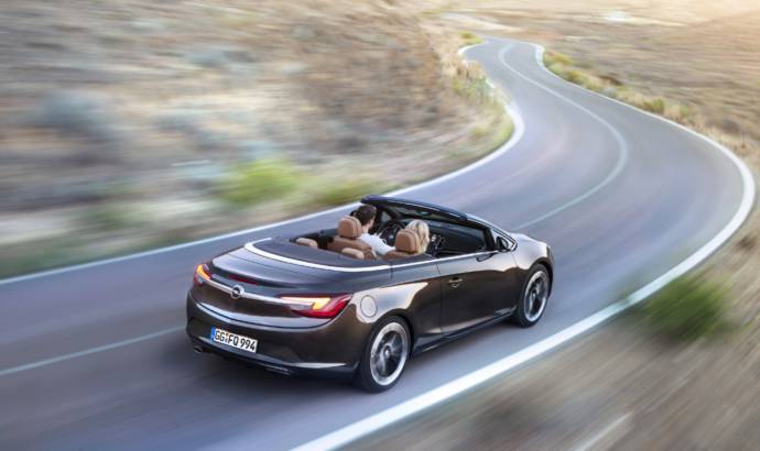 VIDEO: 2013 Opel Cascada on the move