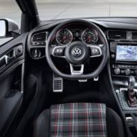 2013 Volkswagen Golf VII GTI unveiled in Paris