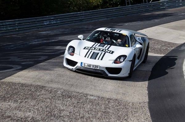 Porsche confirms a new mid-engine supercar