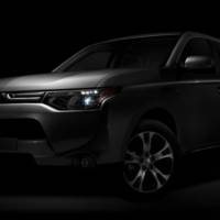 2013 Mitsubishi Outlander US debut along Outlander Sport Limited Edition