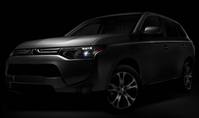 2013 Mitsubishi Outlander US debut along Outlander Sport Limited Edition