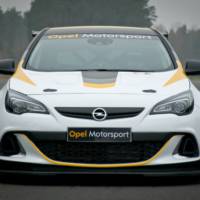 Opel returns to motorsports with Adam Cup and Astra OPC Cup