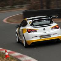 Opel returns to motorsports with Adam Cup and Astra OPC Cup