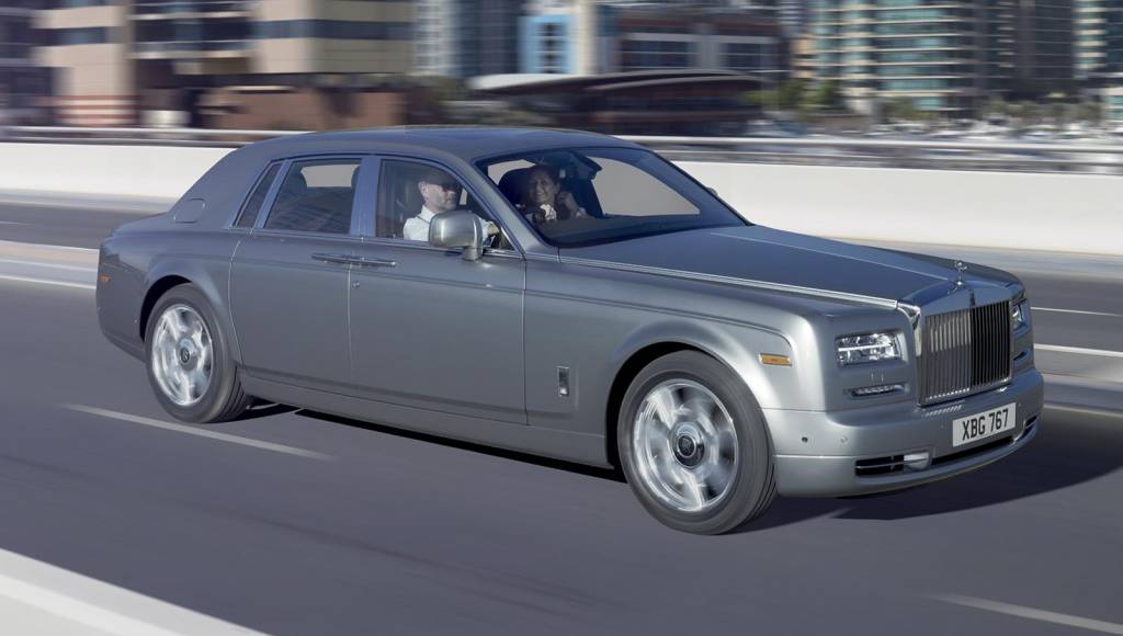 VIDEO: Rolls Royce Phantom - sweet torture with drifts and burnouts