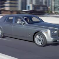 VIDEO: Rolls Royce Phantom - sweet torture with drifts and burnouts