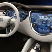 2013 Nissan Resonance concept introduced at NAIAS