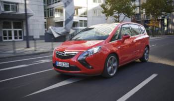 2013 Opel Zafira Tourer Bi-Turbo introduced at 35.405 euro
