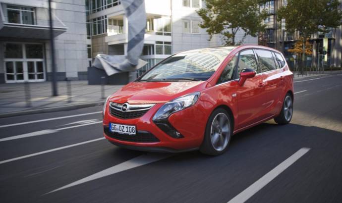 2013 Opel Zafira Tourer Bi-Turbo introduced at 35.405 euro