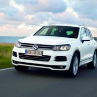 2014 Volkswagen Tiguan R-Line and Touareg R-Line, on stage at NAIAS