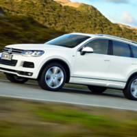 2014 Volkswagen Tiguan R-Line and Touareg R-Line, on stage at NAIAS