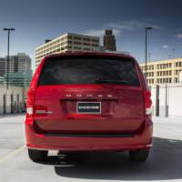 Dodge Durango, Grand Caravan and Journey receive Blacktop package