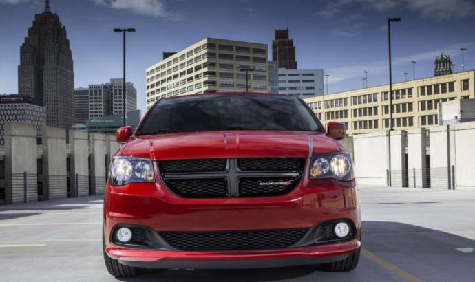 Dodge Durango, Grand Caravan and Journey receive Blacktop package