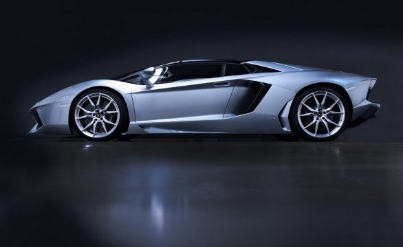 Lamborghini Aventador LP720-4 will be unveiled in Geneva