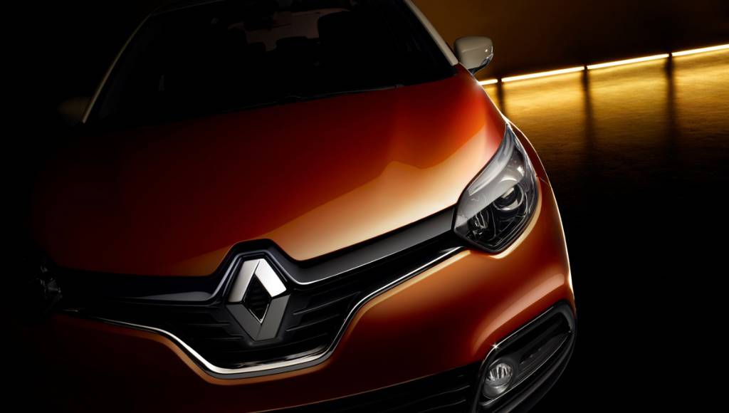 Renault released the first teaser of new Captur small crossover