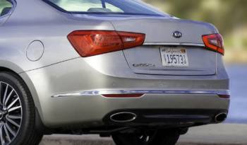 The 2014 Kia Cadenza rolls into Detroit