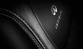 2013 Infiniti FX Black and White Edition, available for 64.570 euro