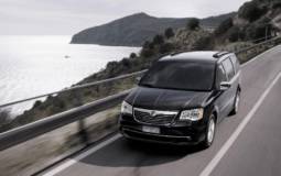 2013 Lancia Voyager comes with new diesel engine in Geneva