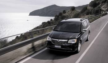 2013 Lancia Voyager comes with new diesel engine in Geneva