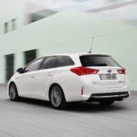 2013 Toyota Auris Touring Sports - official details and photos