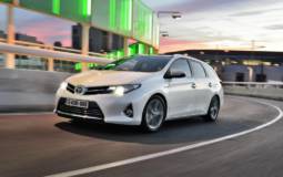 2013 Toyota Auris Touring Sports priced at 15.995 pounds in UK