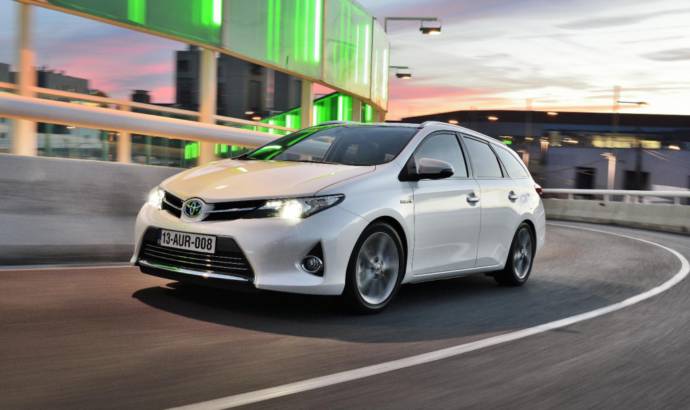 2013 Toyota Auris Touring Sports priced at 15.995 pounds in UK
