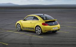 2013 Volkswagen Beetle GSR, launched ahead of Chicago Motor Show