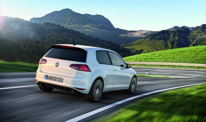 2013 Volkswagen Golf GTI unveiled ahead of Geneva Motor Show
