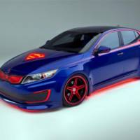 Kia Optima Hybrid Superman revealed in Chicago