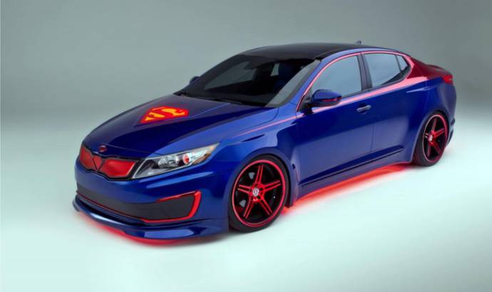 Kia Optima Hybrid Superman revealed in Chicago