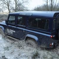 Land Rover Defender electric will debut in Geneva