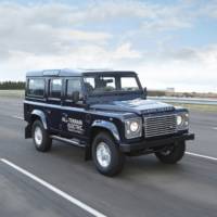 Land Rover Defender electric will debut in Geneva