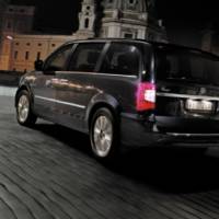 2013 Lancia Voyager comes with new diesel engine in Geneva