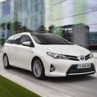 2013 Toyota Auris Touring Sports - official details and photos