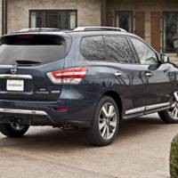 2014 Nissan Pathfinder Hybrid, introduced in New York